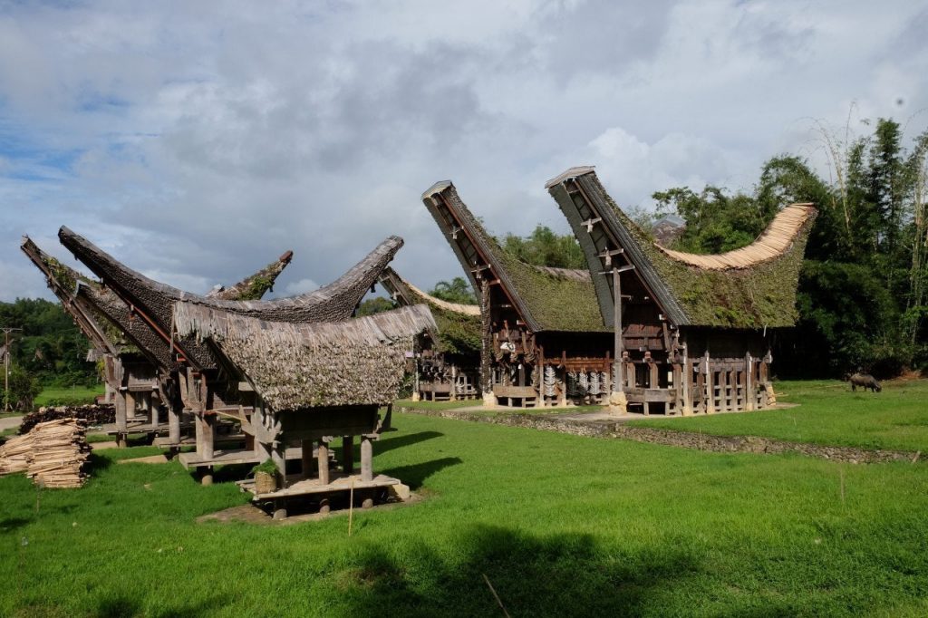 Indonesien - Tana Toraja traditionelle Häuser bei Rantepao