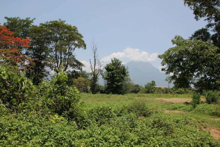 Chiang-Dao Berg Doi-Luang Chiang-Dao im Hintergrund - Thailand