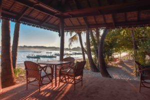 Lalay Lodge - restaurant view on the beach