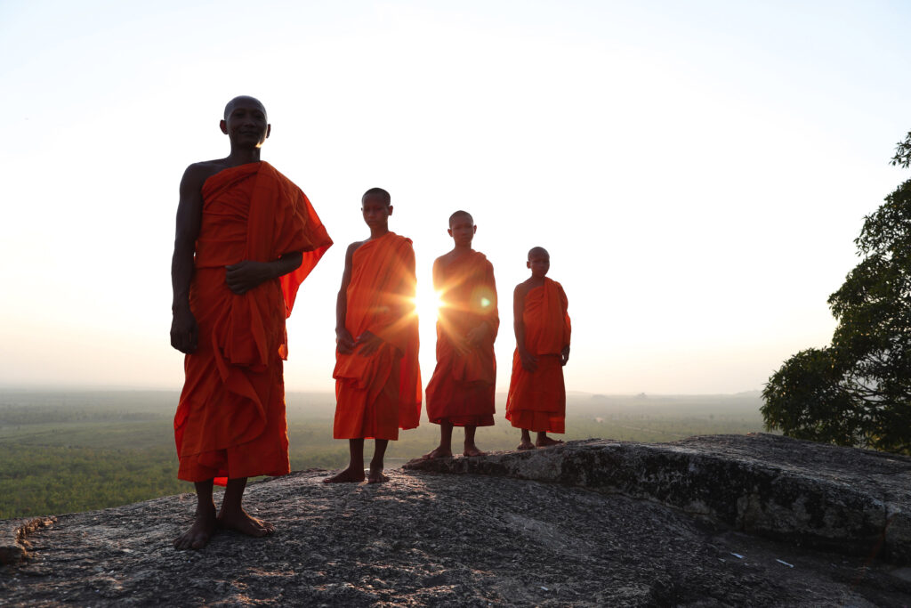 Temple Hill Mönche bei Sonnenuntergang