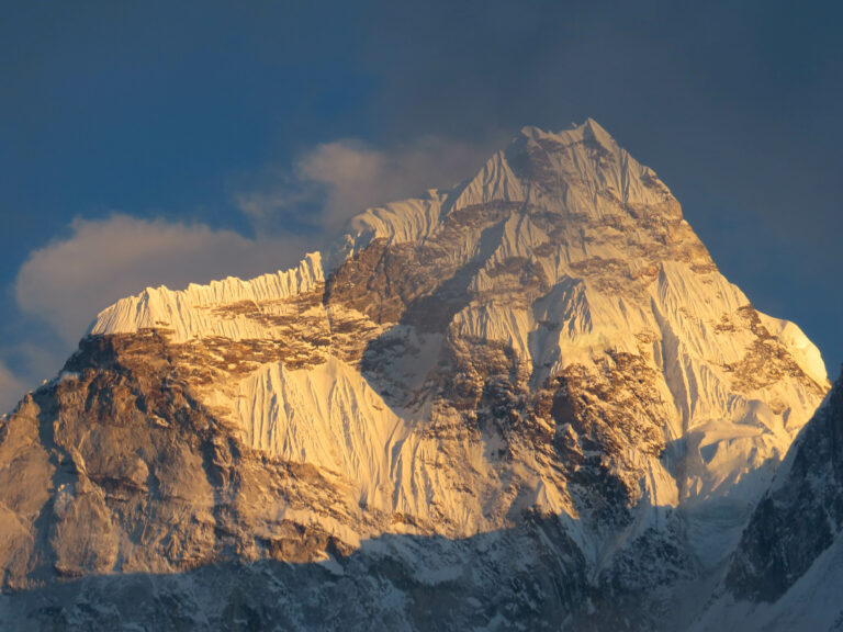 Dingboche Berg bei Sonnenaufgang