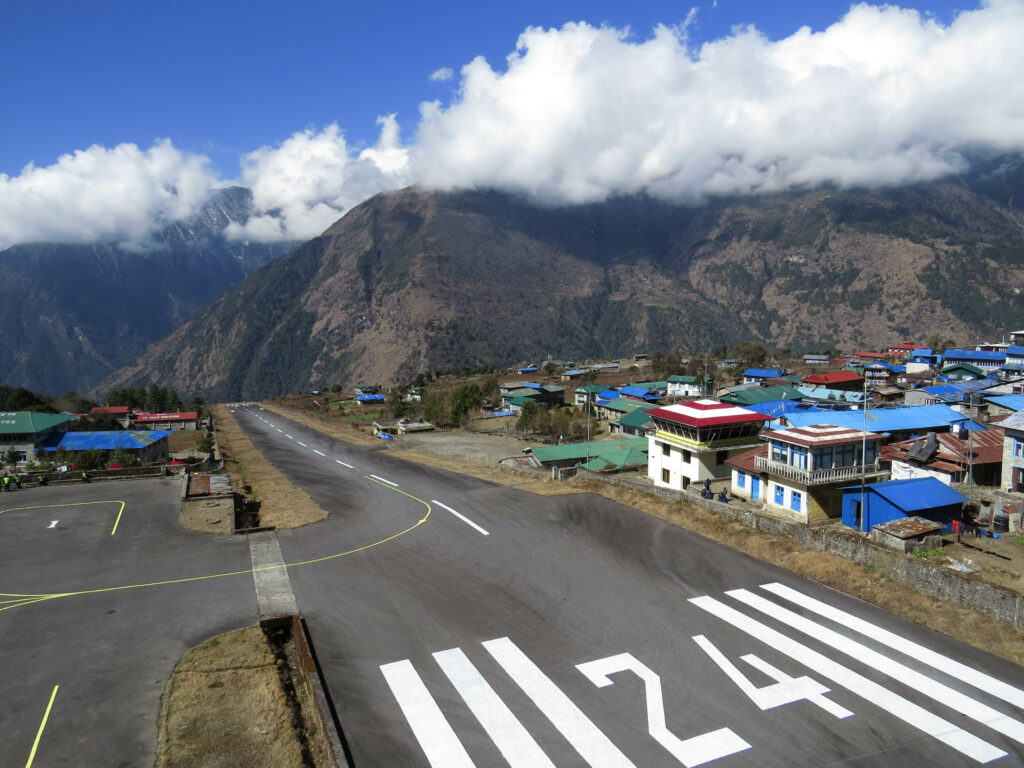 Lukla Flughafen Startbahn