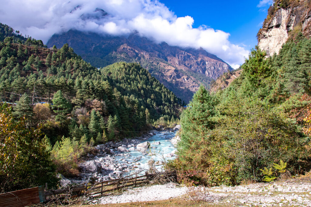 Sagarmatha Wald und Fluss